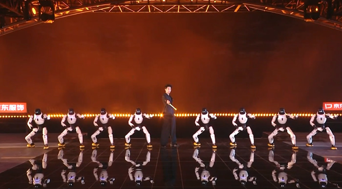 智元首個機器人藝人天團亮相湖南衛視跨年演唱會 智元首個機器人藝人天團亮相湖南衛視跨年演唱會