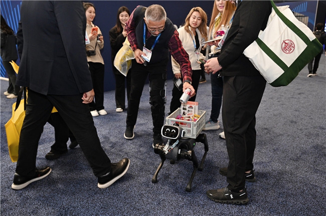 Vbot超能機器狗開啟全球消費級具身智能時代 Vbot超能機器狗開啟全球消費級具身智能時代